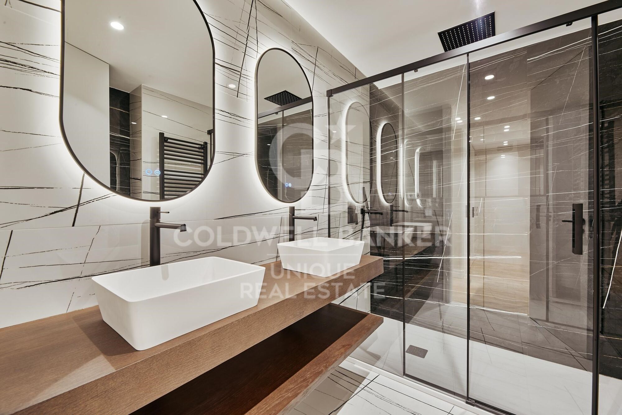 Renovated 4-Bedroom Apartment with Terrace in Lista, Madrid