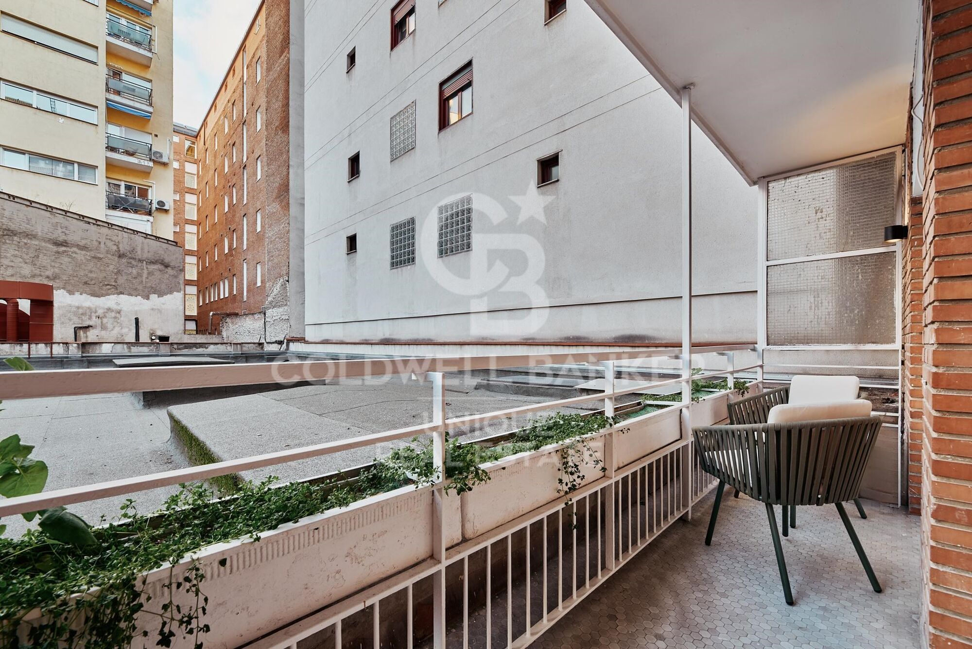 Renovated 4-Bedroom Apartment with Terrace in Lista, Madrid