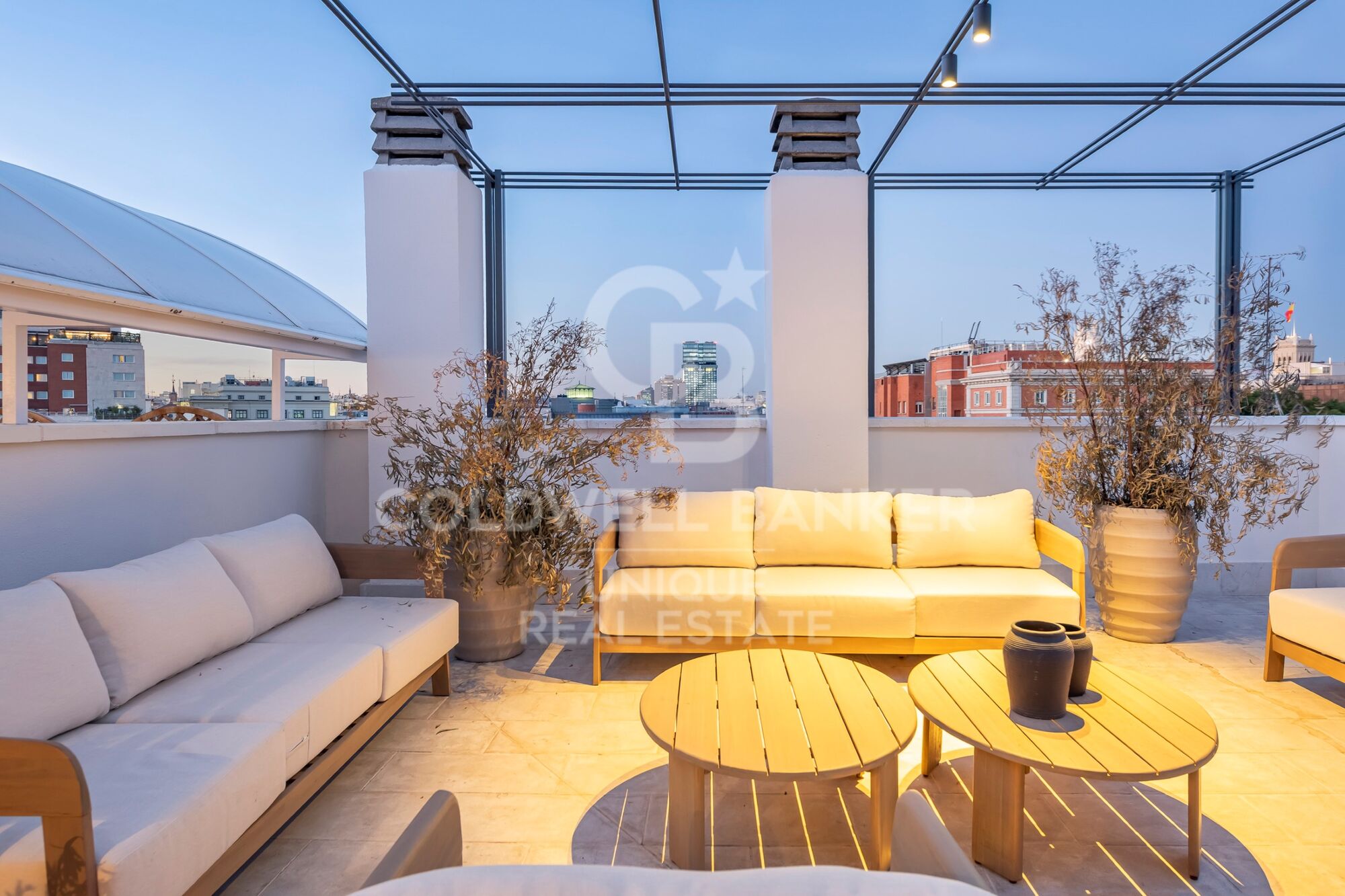Duplex Penthouse with Terrace and Private Parking in Cortes