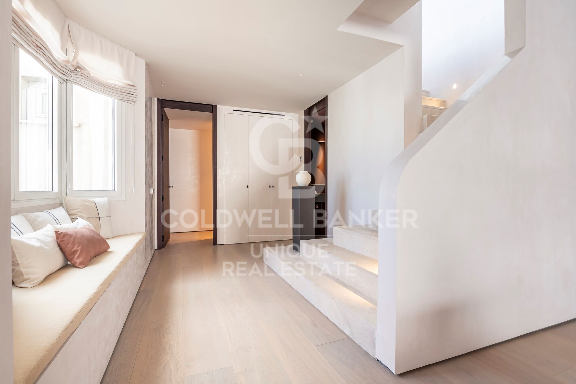 Duplex Penthouse with Terrace and Private Parking in Cortes