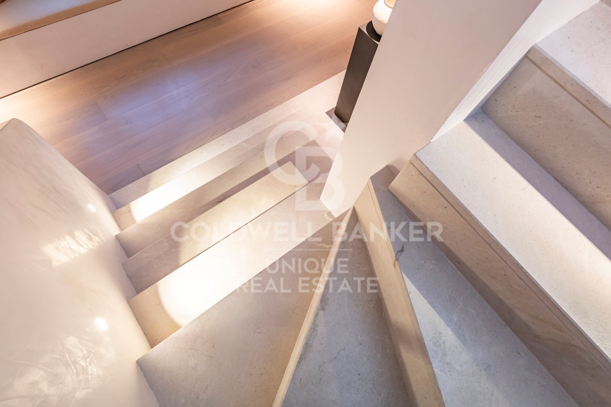Duplex Penthouse with Terrace and Private Parking in Cortes