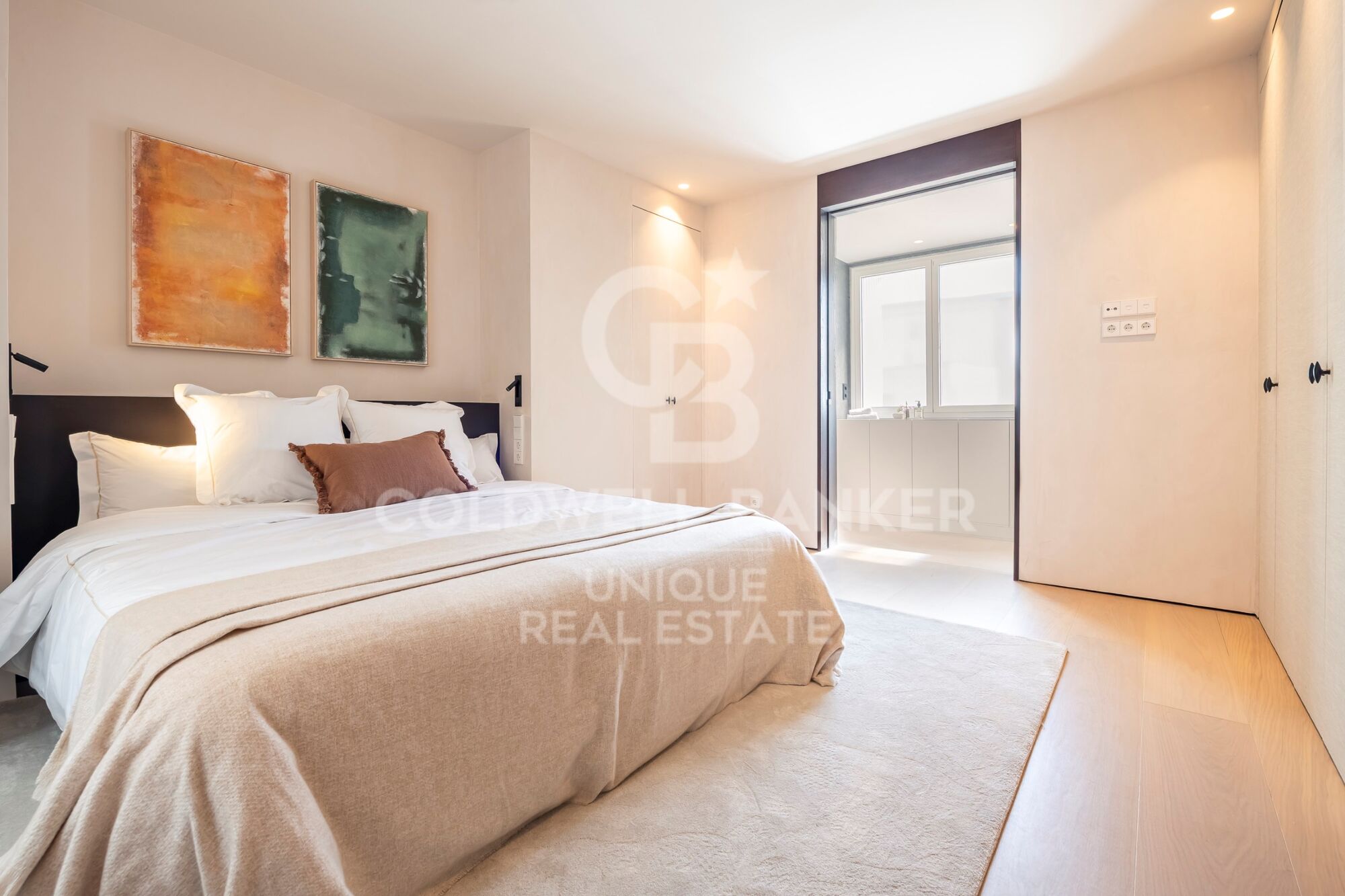 Duplex Penthouse with Terrace and Private Parking in Cortes