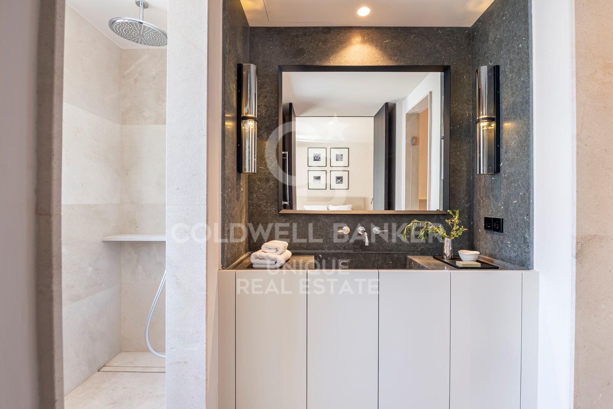 Duplex Penthouse with Terrace and Private Parking in Cortes