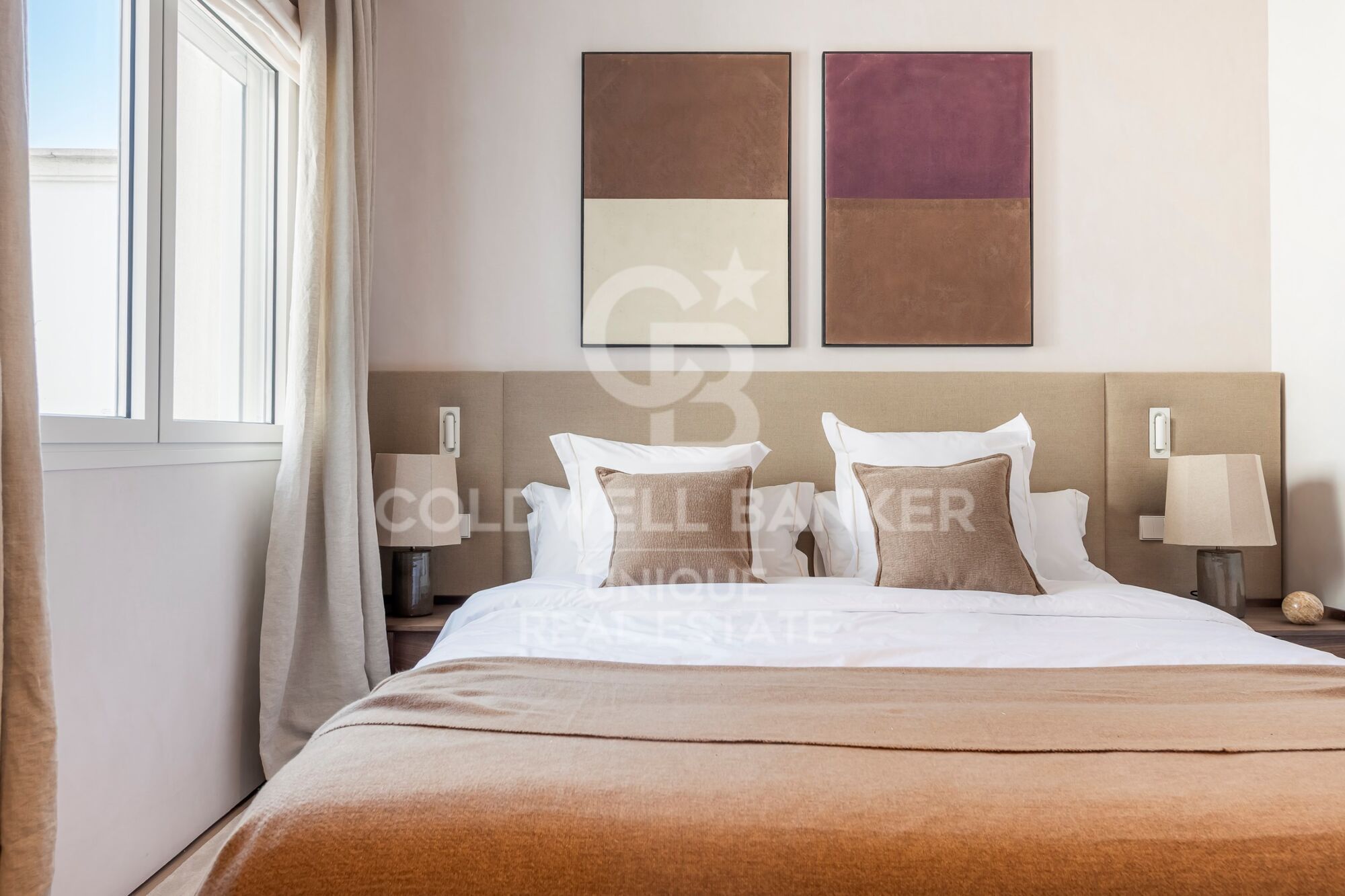 Duplex Penthouse with Terrace and Private Parking in Cortes