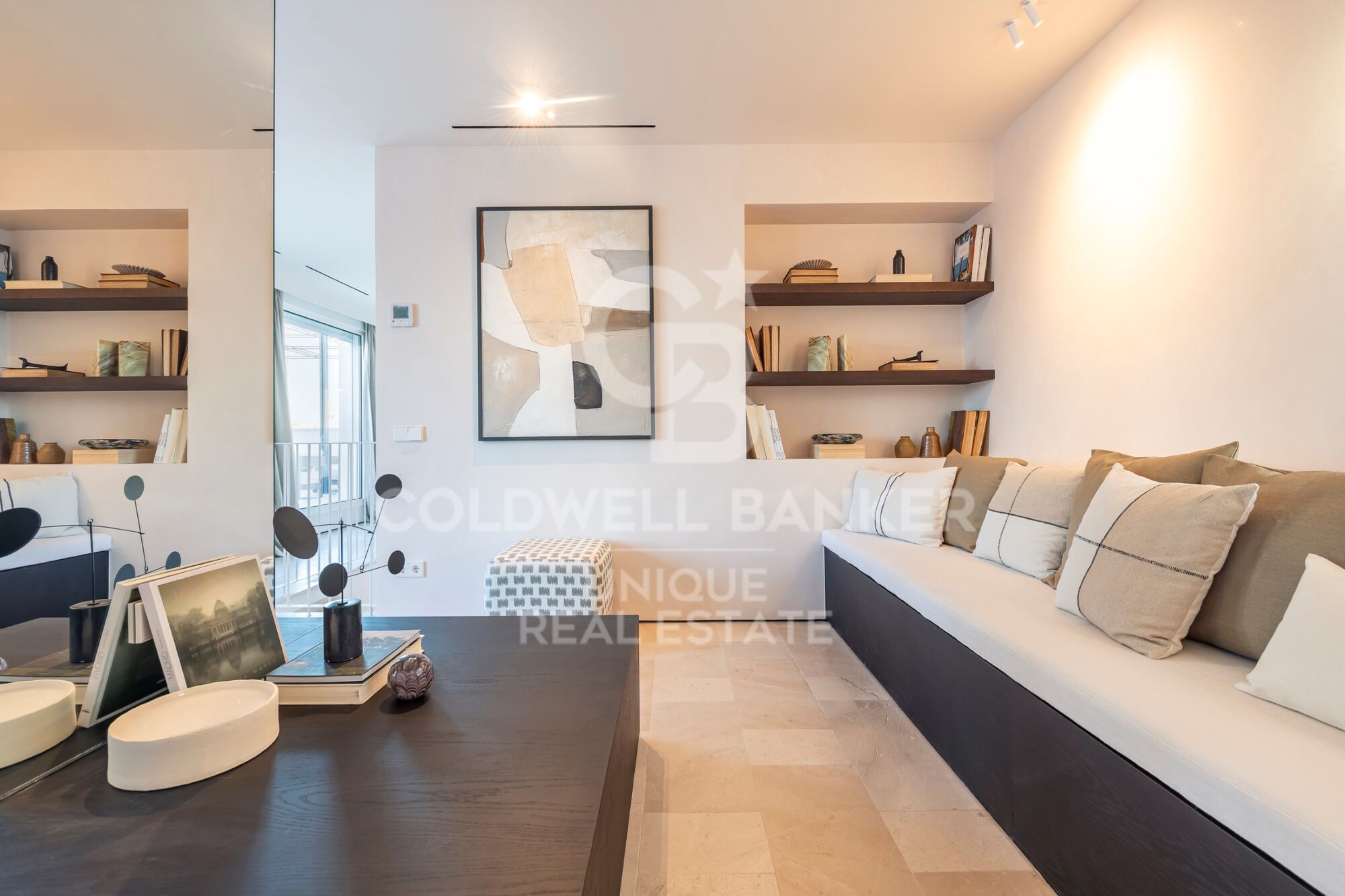 Duplex Penthouse with Terrace and Private Parking in Cortes