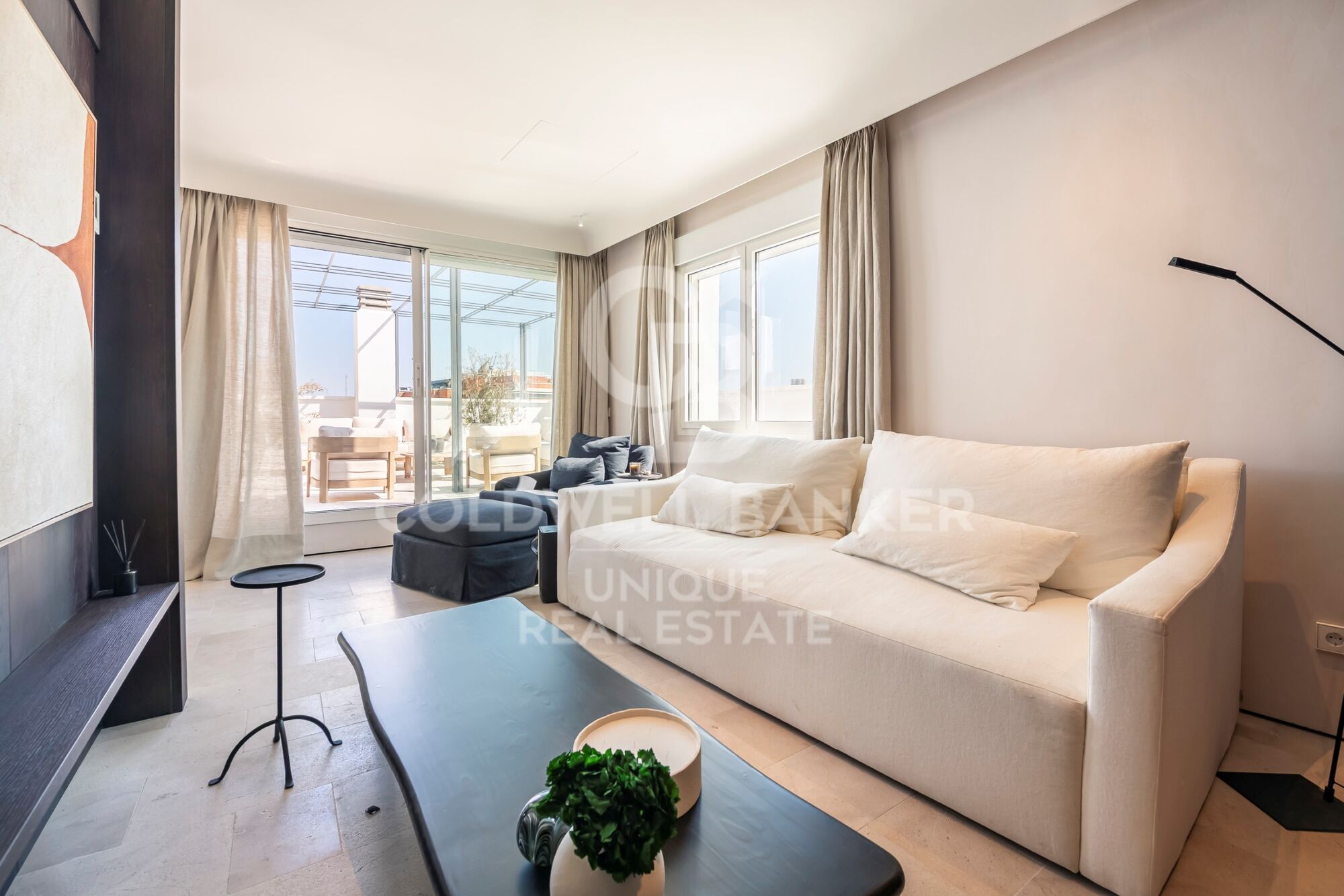 Duplex Penthouse with Terrace and Private Parking in Cortes