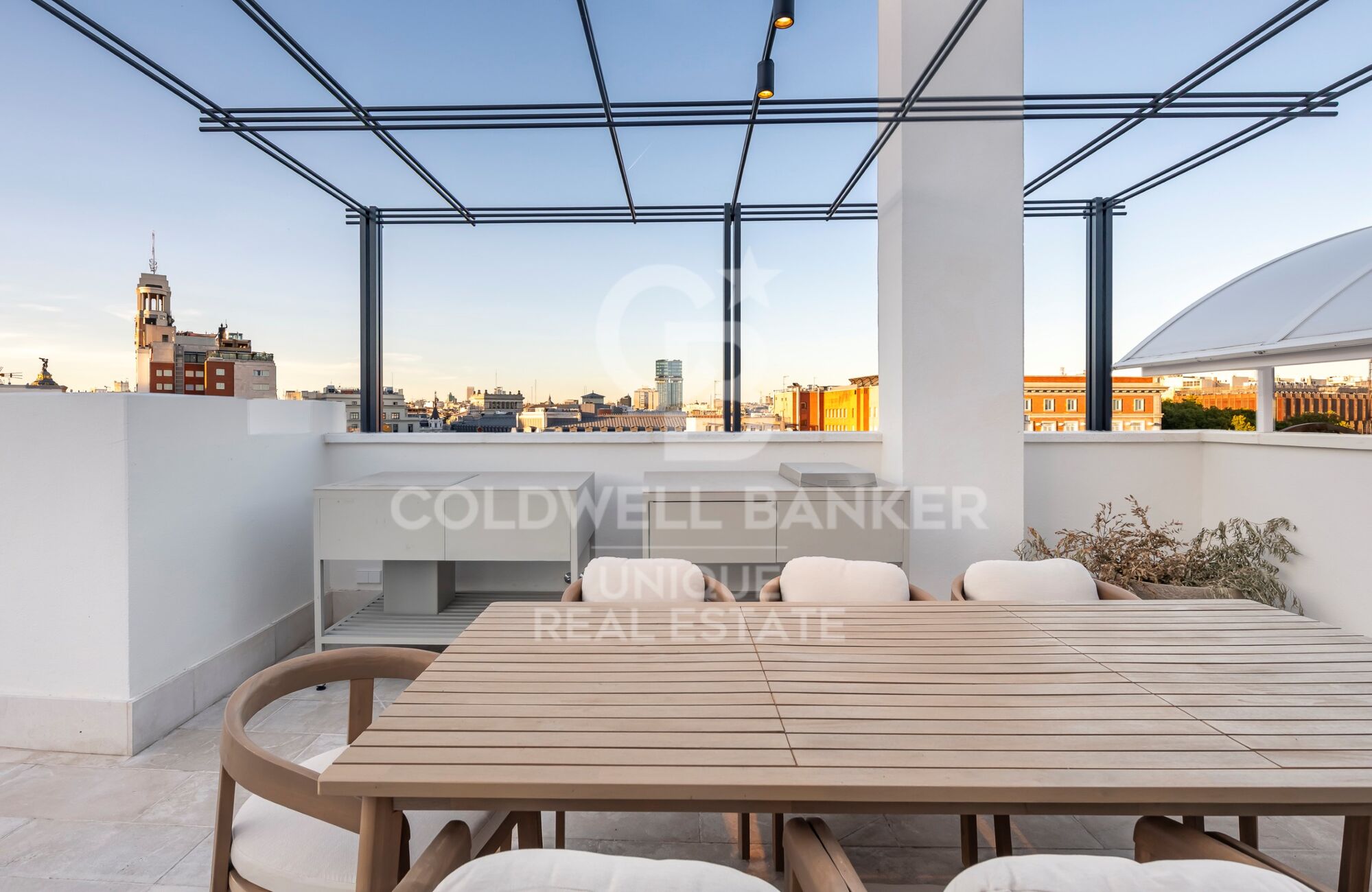 Duplex Penthouse with Terrace and Private Parking in Cortes