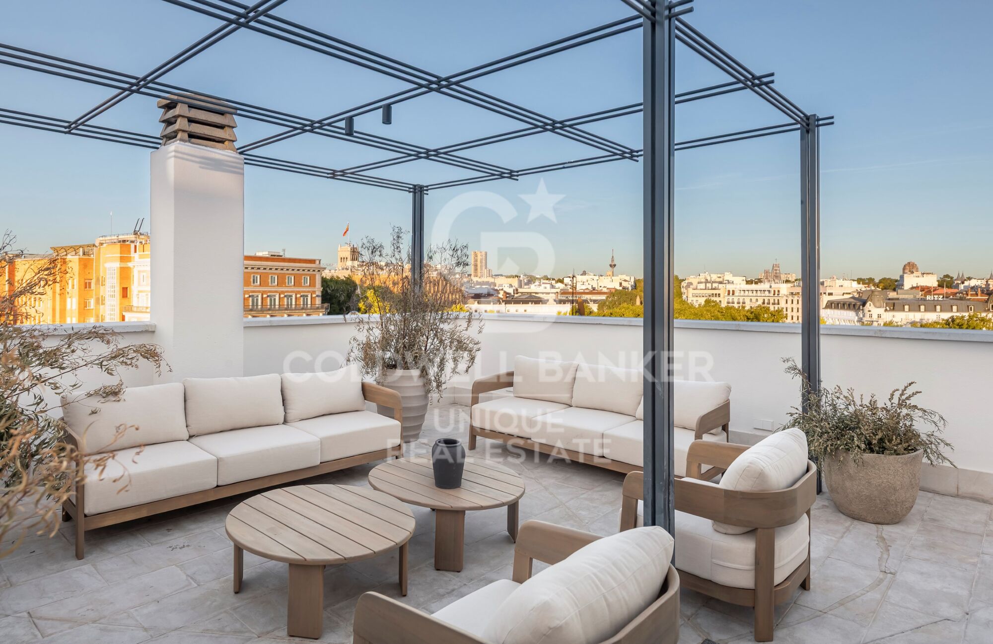 Duplex Penthouse with Terrace and Private Parking in Cortes
