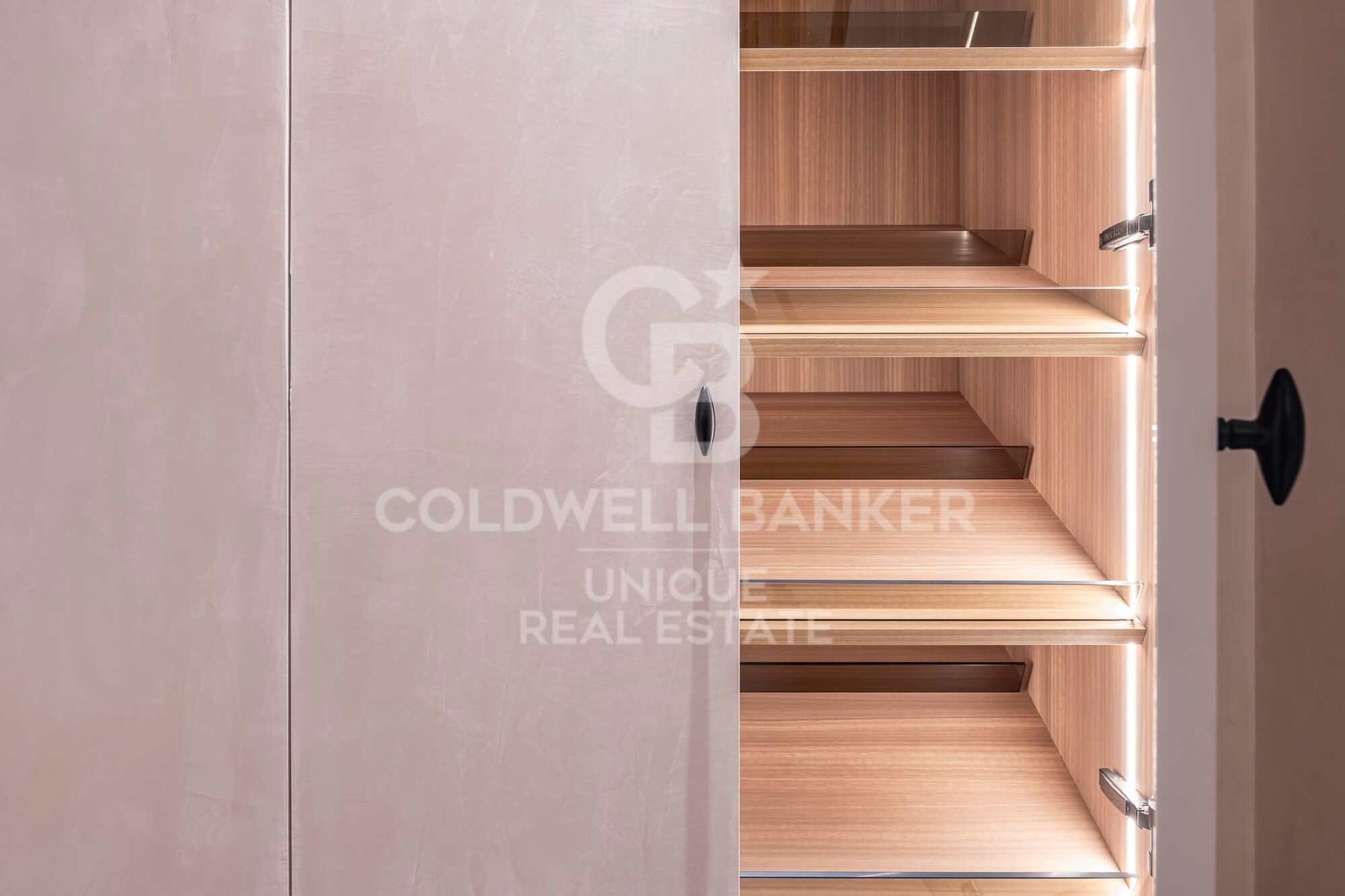 Duplex Penthouse with Terrace and Private Parking in Cortes