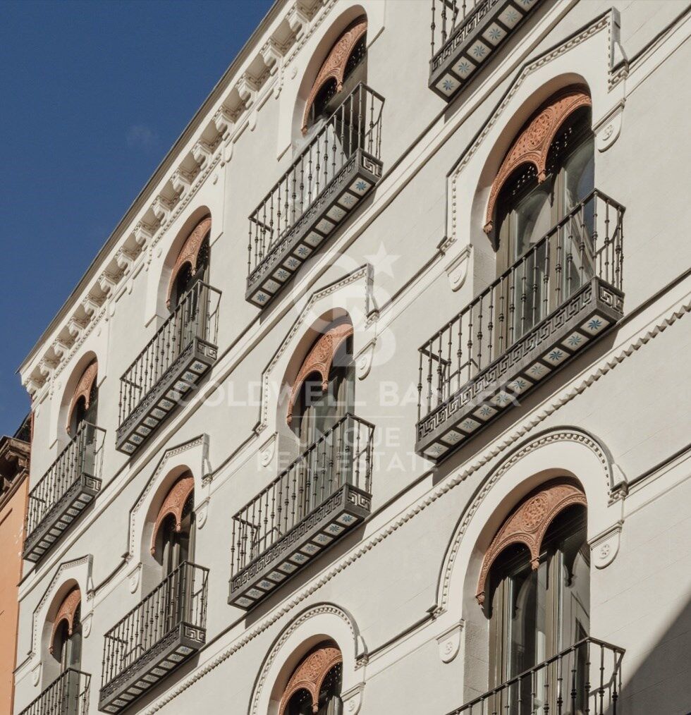 New build penthouse with five-star services in Las Cortes