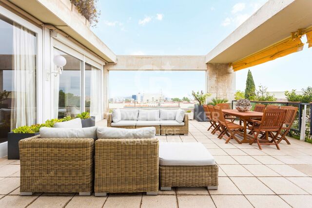 Penthouse for rent in Pedralbes