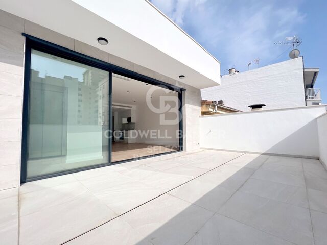 OPPORTUNITY! Unique penthouse of these characteristics in the center of Palma.