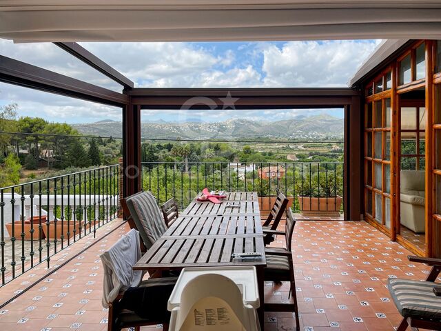 5-Bett-Landhaus mit unendlicher Aussicht. In der Nähe des Golfclubs