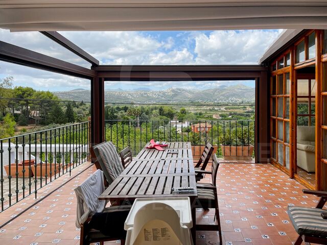 5Bed country house with infinite views. Near the Golf Club