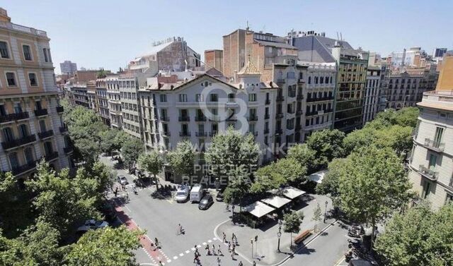 Luxury flat for sale in Rambla Cataluña