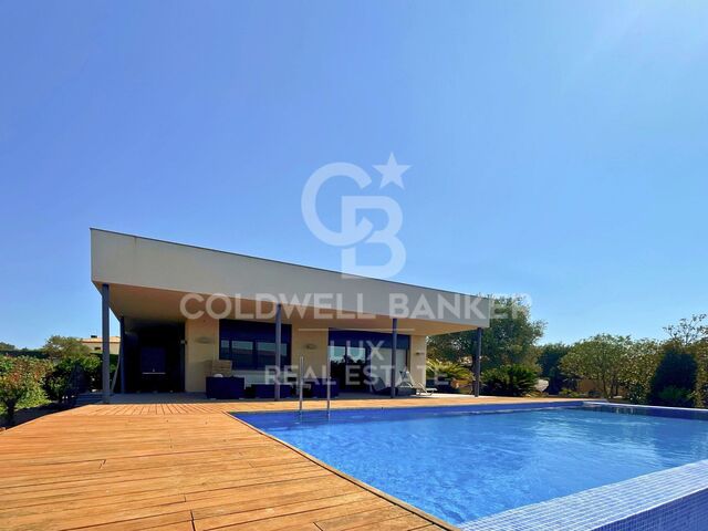 Luxushaus im Golf de Peralada mit Pool und Garage