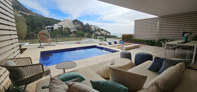 Moderne Villa mit Privatsphäre und Blick auf das Mittelmeer
