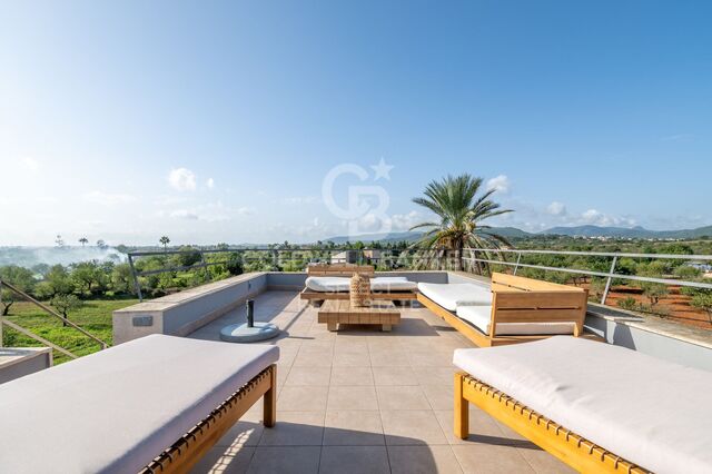 Elegant penthouse in Son Espanyol with separate guest studio and breathtaking views