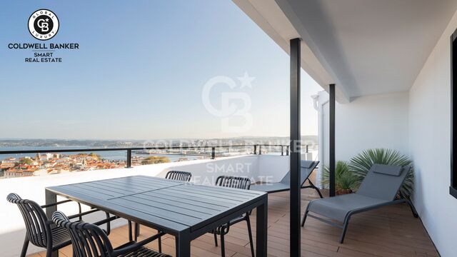 Penthouse with sea views next to María Pita, A Coruña