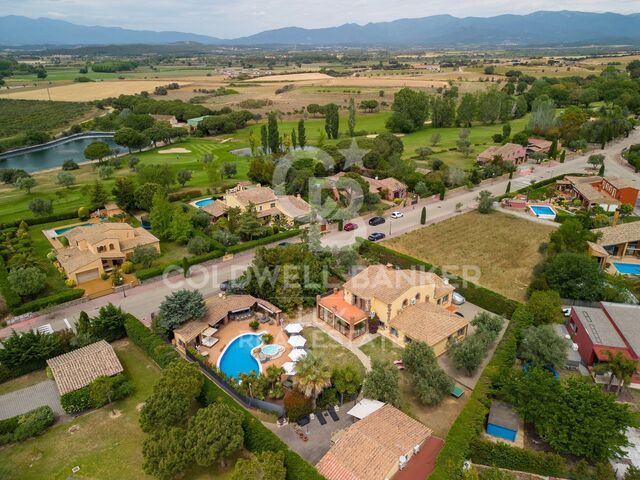 Exclusive high standing villa in the Golf de Peralada