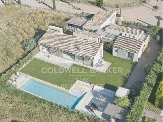 New luxury villa with pool in Vulpellac, Baix Empordà