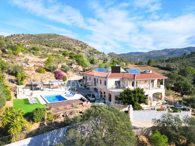 Villa de lujo en Vilajuïga, a 9 km de las playas de la Costa Brava