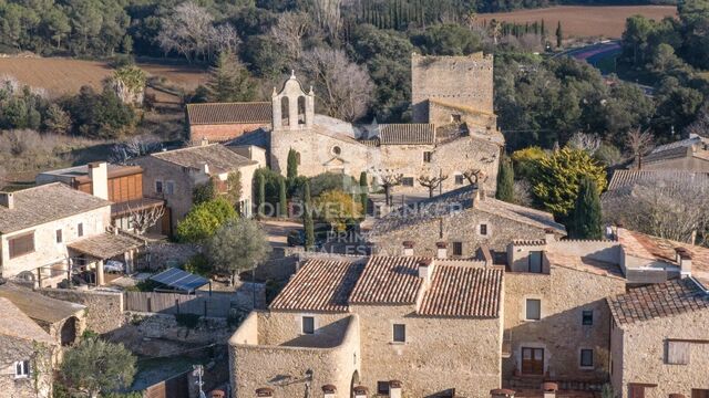 Casa de pueblo singular con jardín comunitario