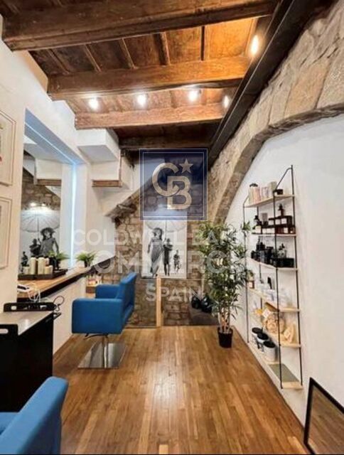 Local a la venta con inquilino en el casco antiguo de Barcelona