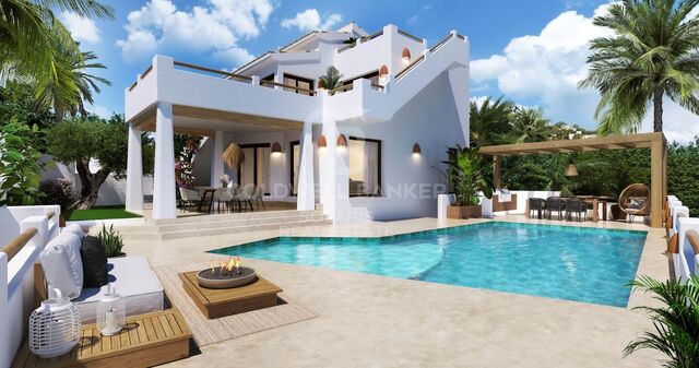 Luxury Residence Sea Views, Close to Emblematic Beaches in Costa Nova, Javea