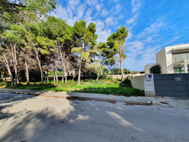 Urban plot in Moraira with licence to build