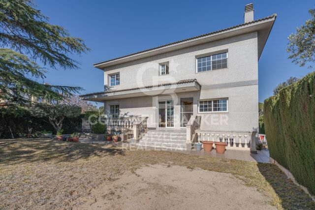 Wunderschönes Einfamilienhaus mit großem Garten in Castellarnau