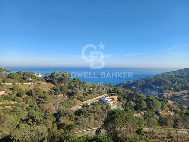 Villa méditerranéenne avec vue panoramique sur la mer dans la région de Begur, Costa Brava