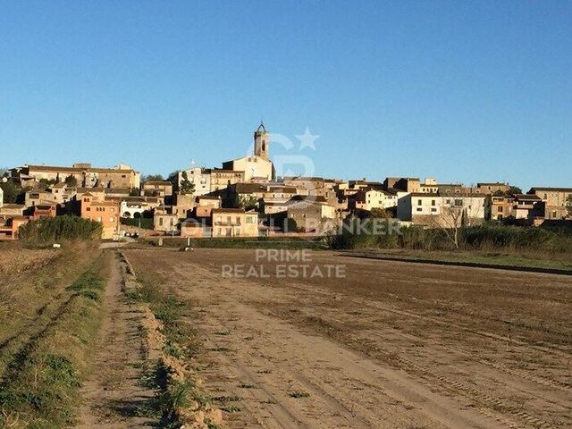 For sale lovely townhouse in the center of Jafre, Baix Empordà