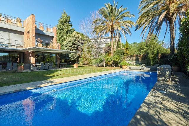 Maison mitoyenne avec jardin et piscine au cur de Pedralbes