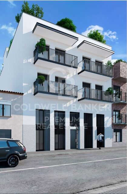 Incredible triplex on the ground floor with patio near Monestir