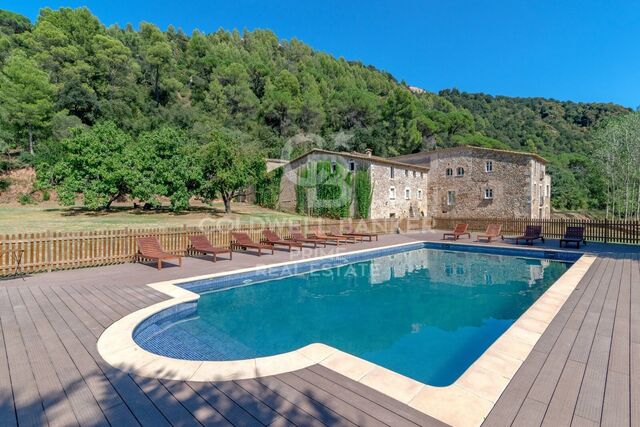 Authentic farmhouse for sale located in Sant Julià de Ramis, Girona.