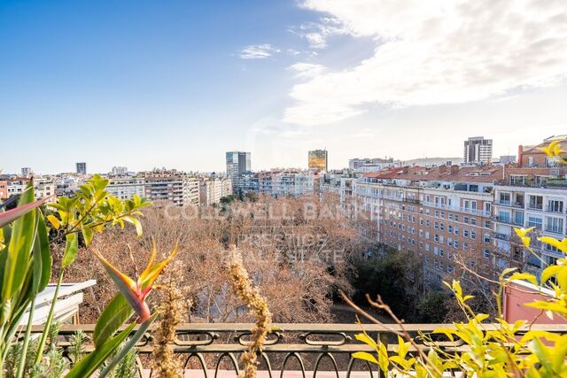 Luxury Penthouse for sale with views over Turó Parc