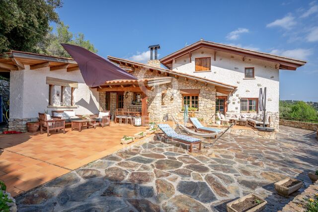 Beautiful rustic style finca