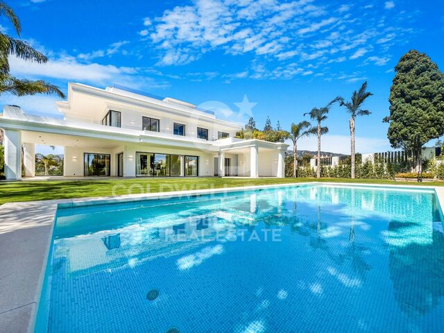 Exclusive complex of 6 bedroom villas in Lomas De Marbella Club