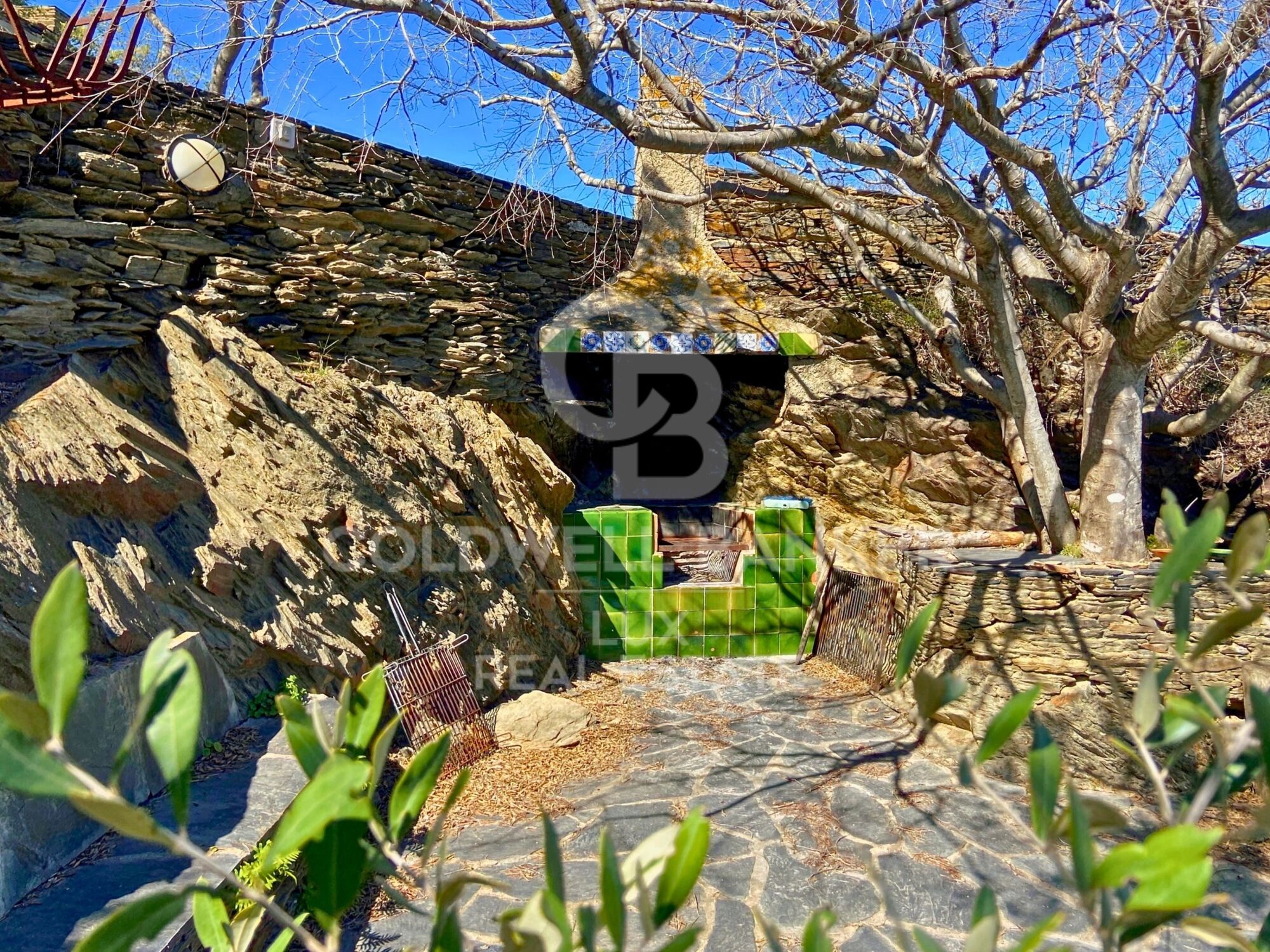 Propiedad en primera línea de mar en Cadaqués con vistas al mar, única en Europa