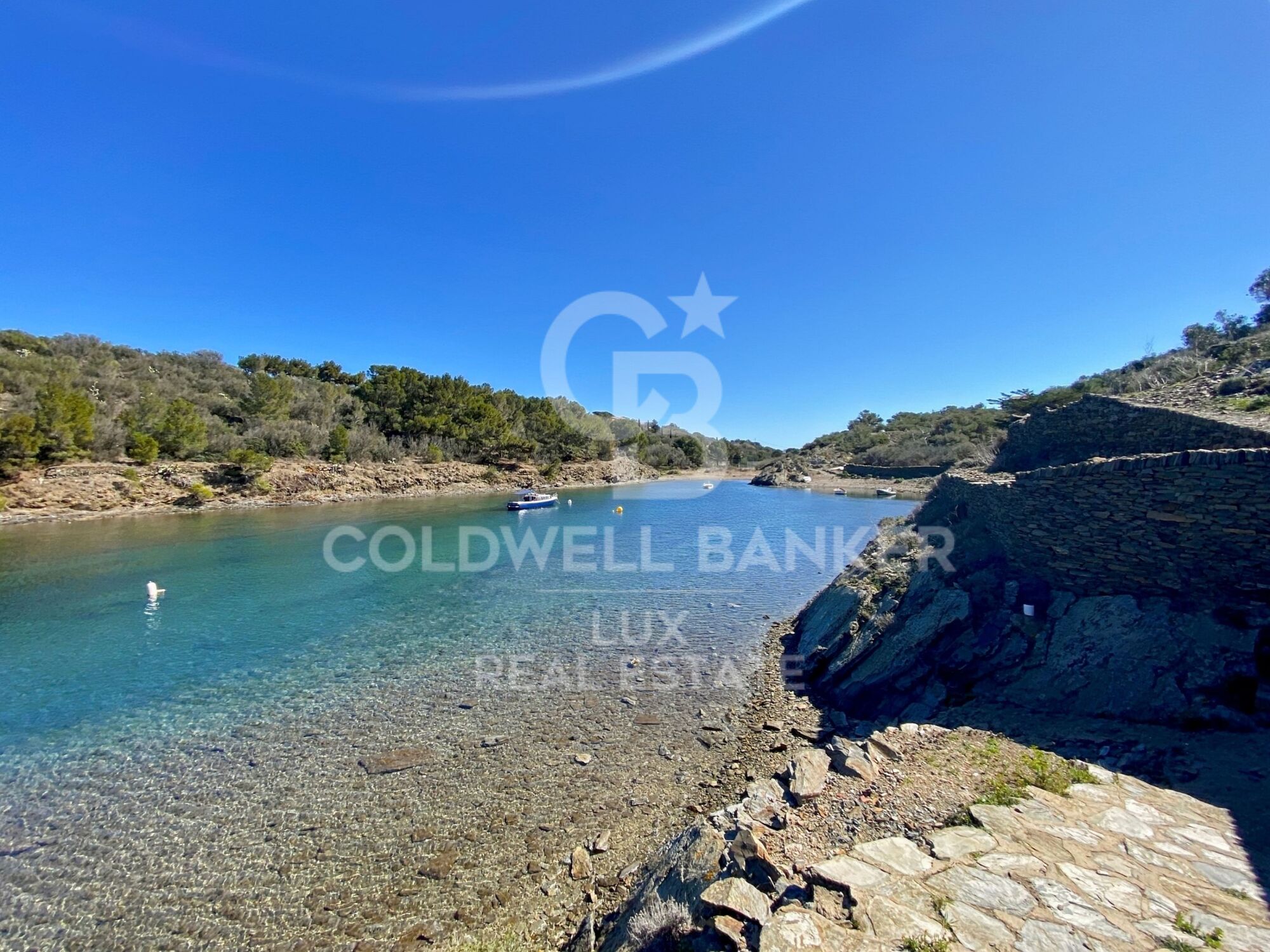 Propiedad en primera línea de mar en Cadaqués con vistas al mar, única en Europa
