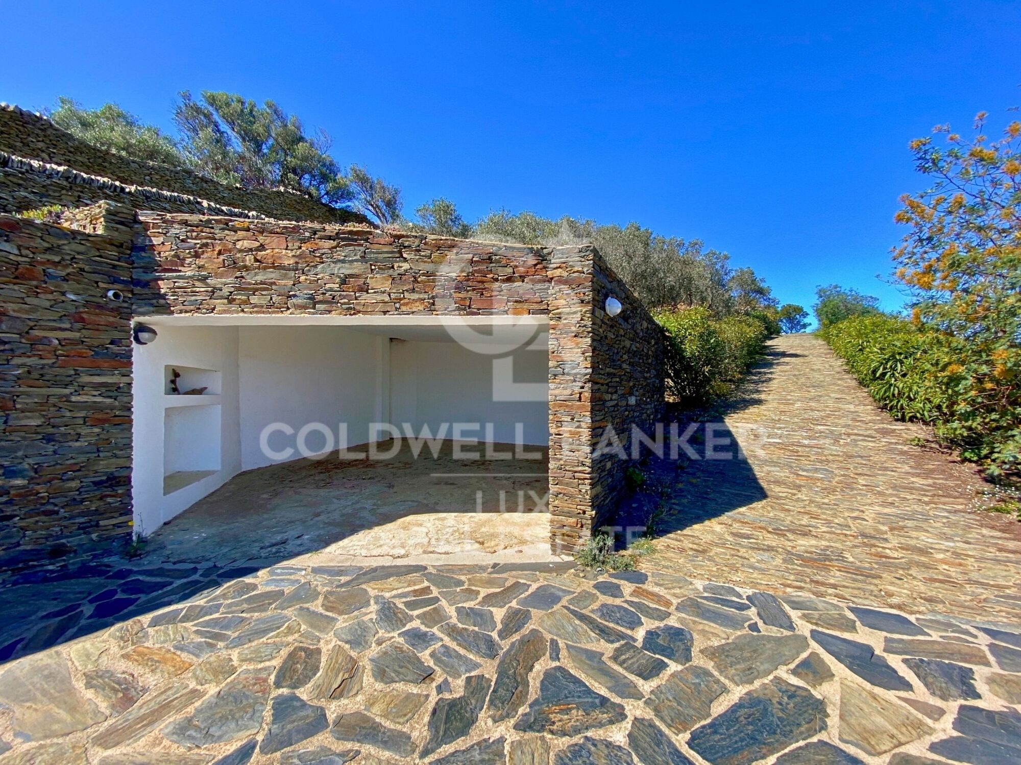 Propiedad en primera línea de mar en Cadaqués con vistas al mar, única en Europa