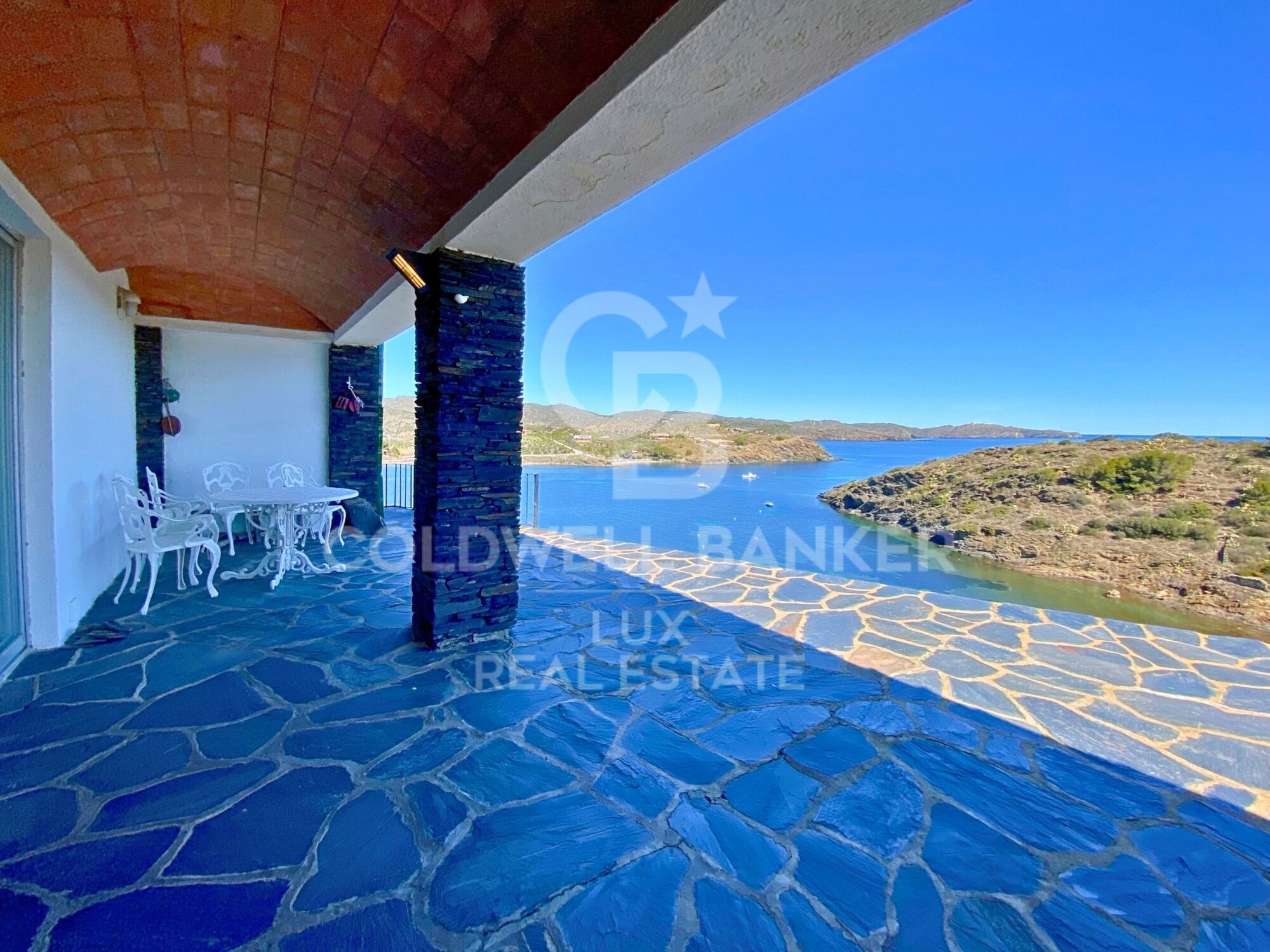 Propiedad en primera línea de mar en Cadaqués con vistas al mar, única en Europa