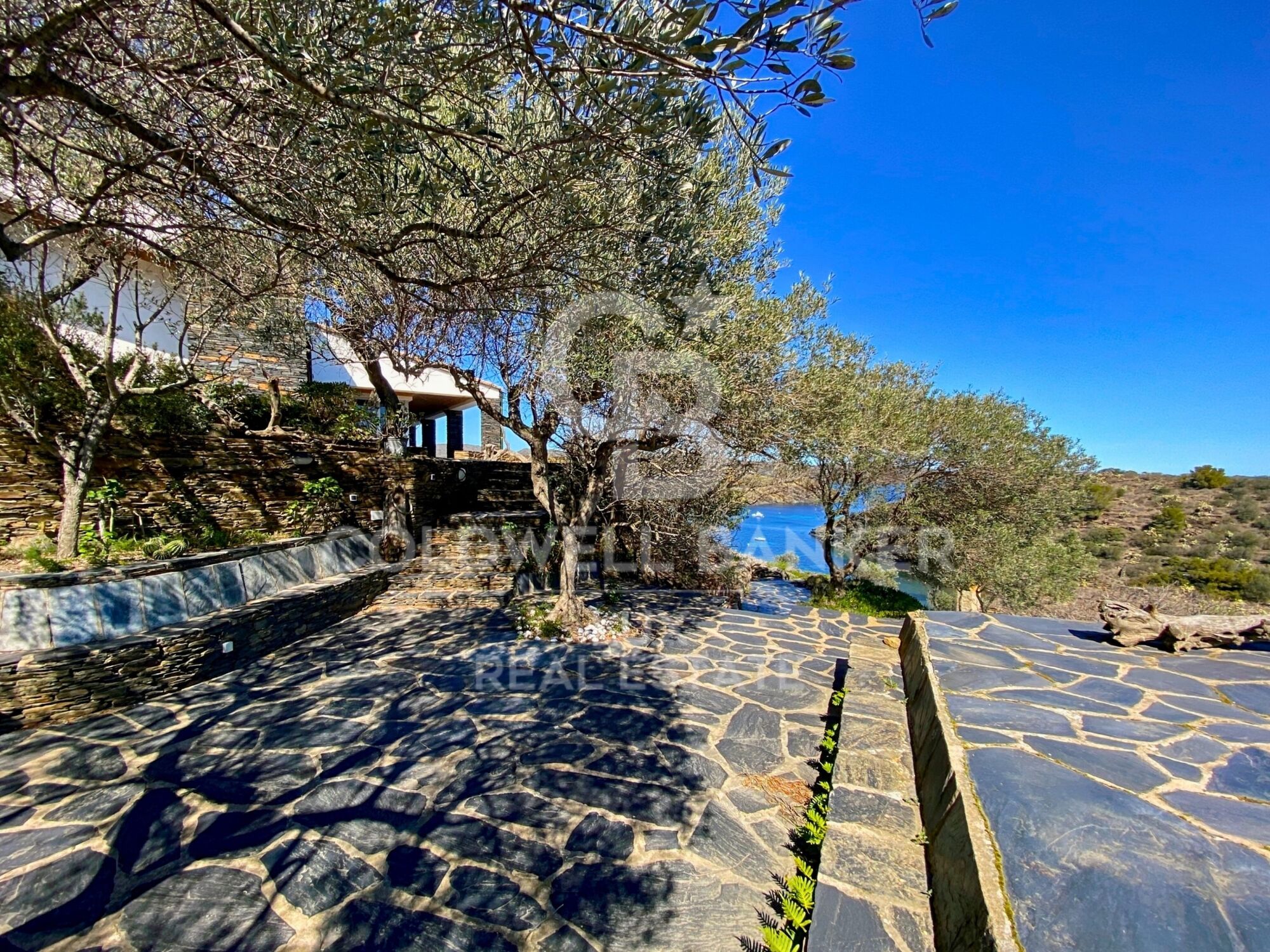 Propiedad en primera línea de mar en Cadaqués con vistas al mar, única en Europa