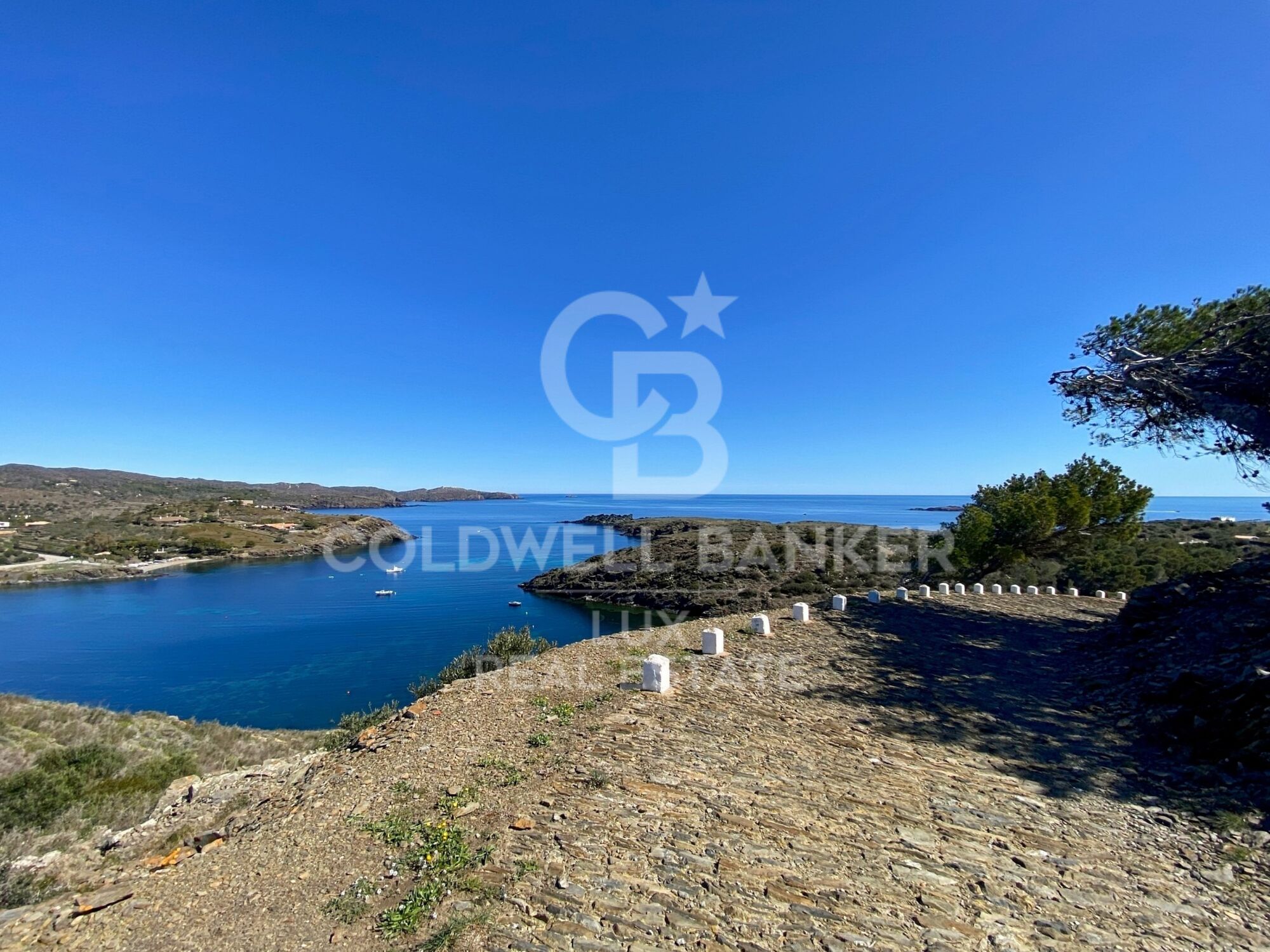 Propiedad en primera línea de mar en Cadaqués con vistas al mar, única en Europa