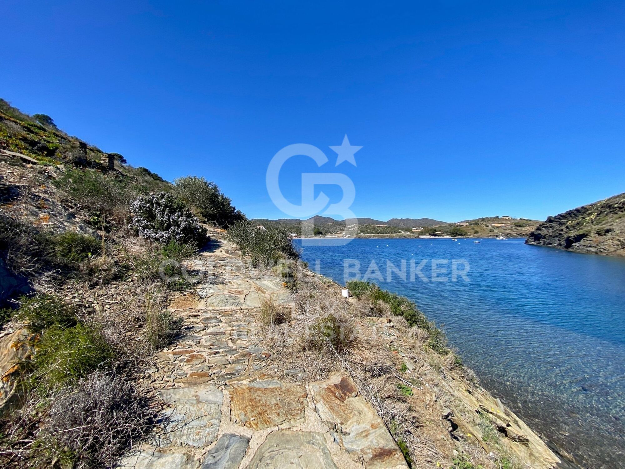 Propiedad en primera línea de mar en Cadaqués con vistas al mar, única en Europa