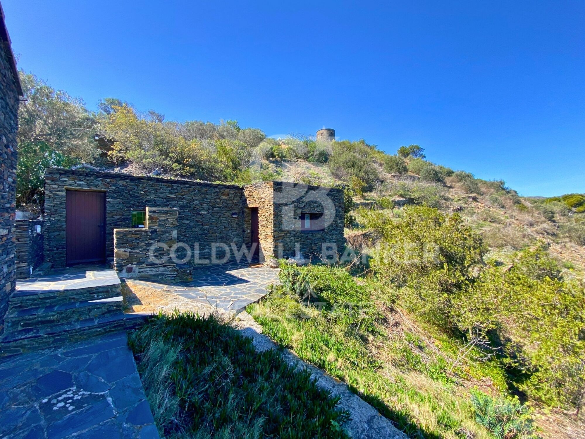 Propiedad en primera línea de mar en Cadaqués con vistas al mar, única en Europa