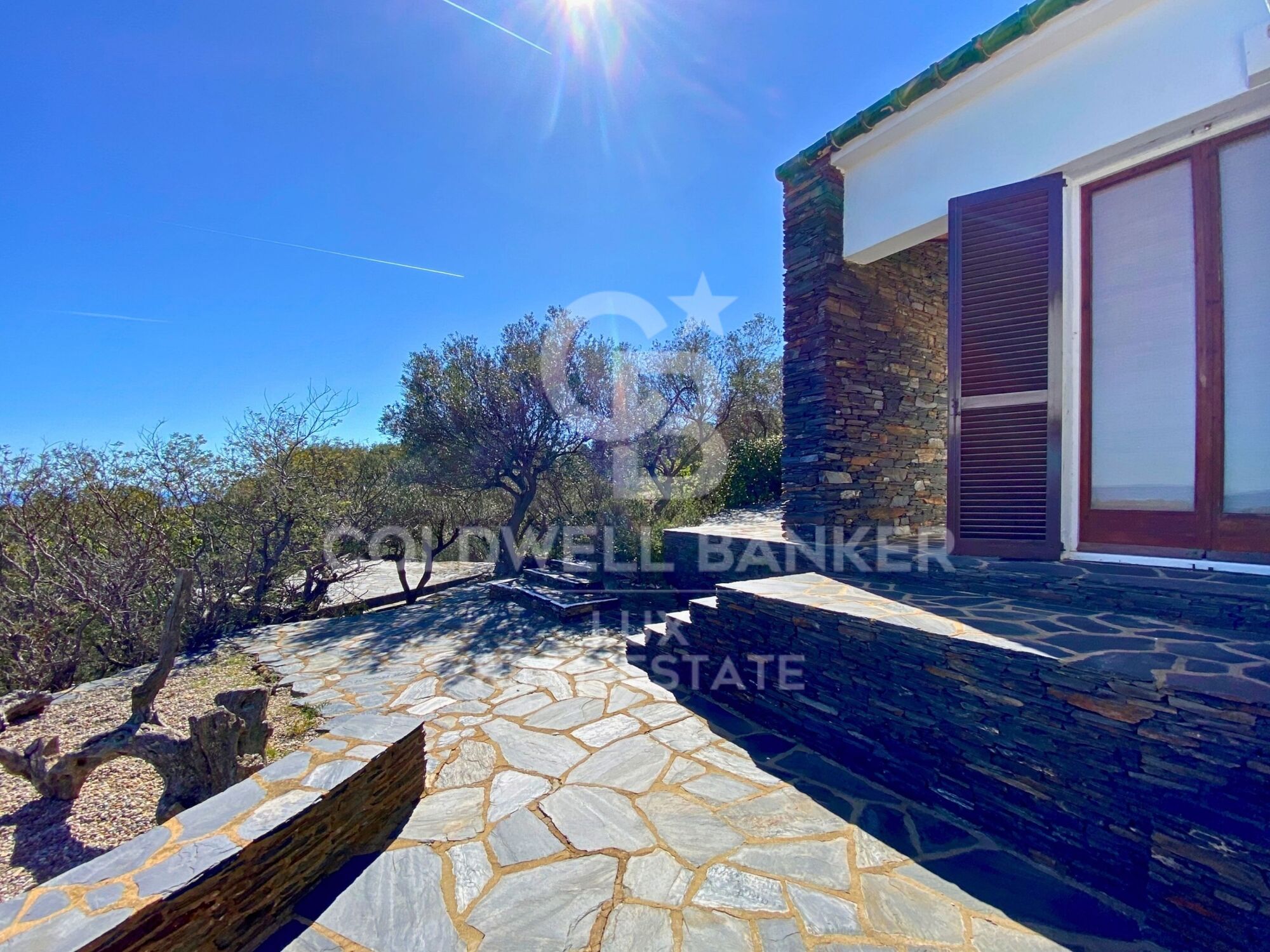 Propiedad en primera línea de mar en Cadaqués con vistas al mar, única en Europa