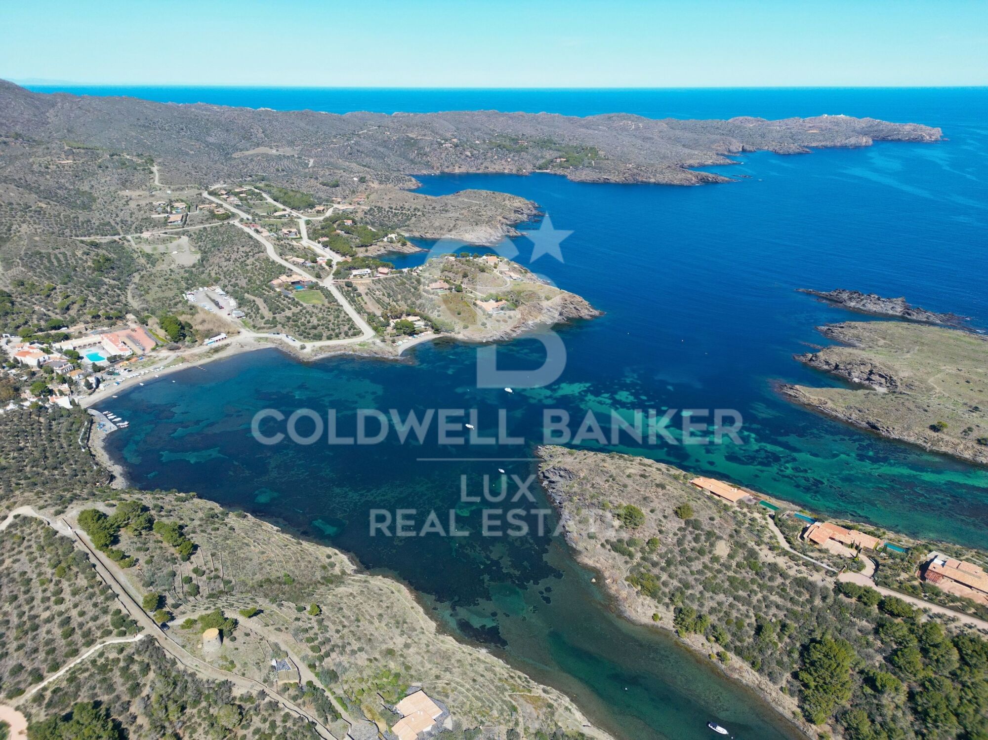 Propiedad en primera línea de mar en Cadaqués con vistas al mar, única en Europa