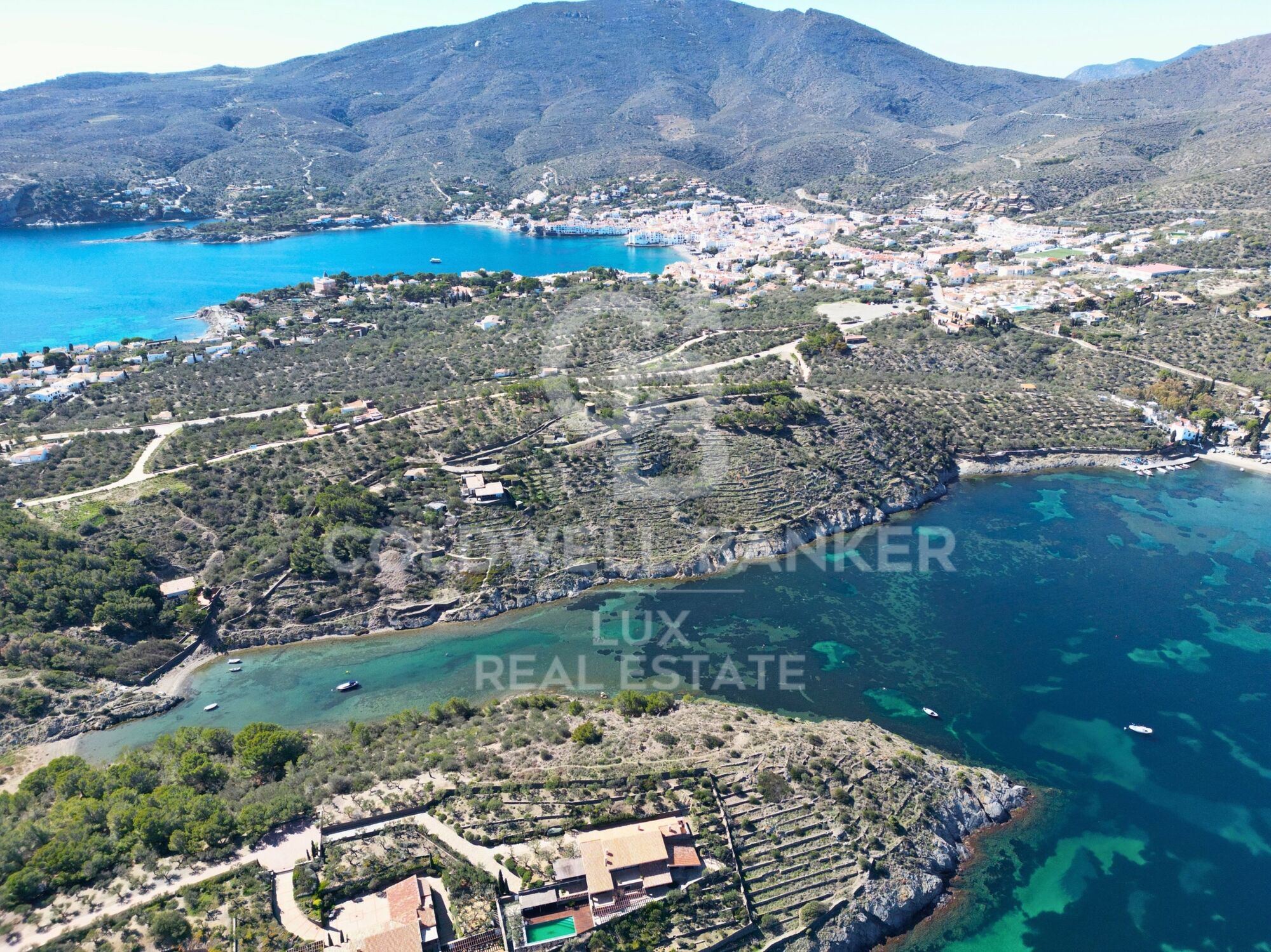 Propiedad en primera línea de mar en Cadaqués con vistas al mar, única en Europa